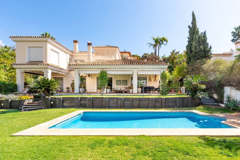 'Luxury Villa Larios Torrequebrada' with Sea View, Pool & Wi-Fi — photo 2