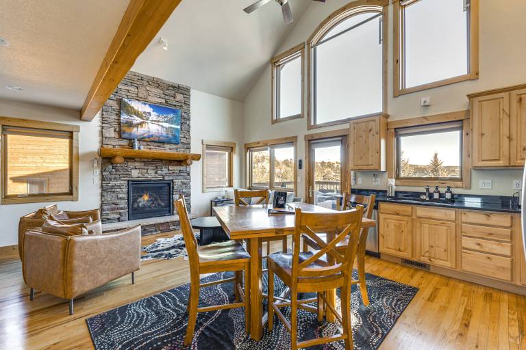 Updated & Spacious Lodge in Heart of Estes Park