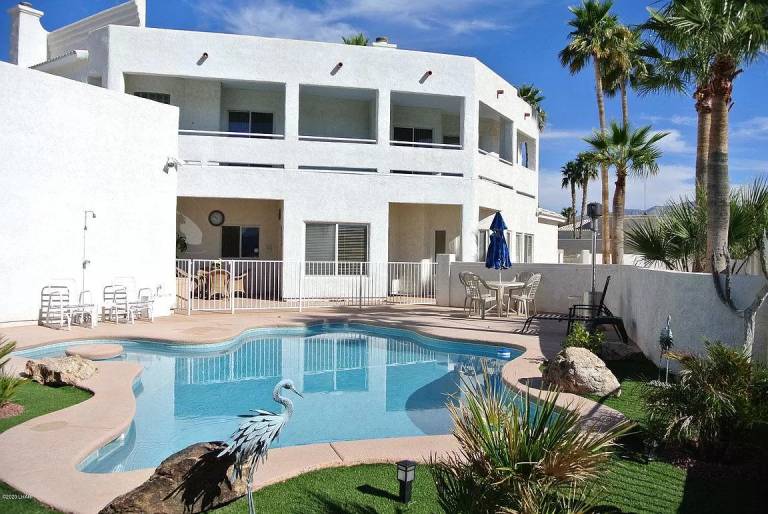 Vacation home with grill & private pool — photo 3