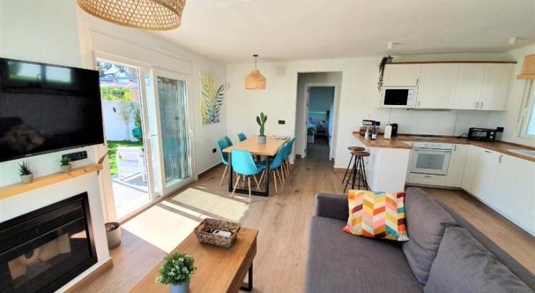 Fully equipped villa with garden, private pool & jacuzzi | Perfect for remote work | Pet-friendly — photo 2