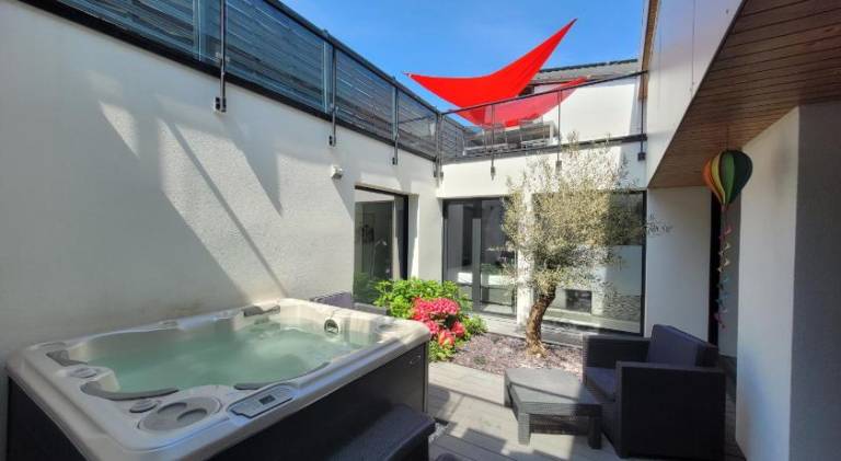 Villa with jacuzzi & sauna in Rouen