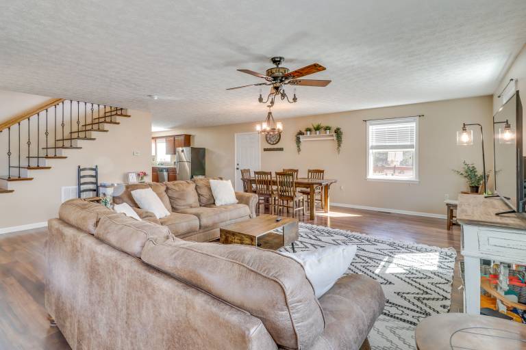 Pet-Friendly Shenandoah Cabin w/ Fire Pit & Grill! — photo 3