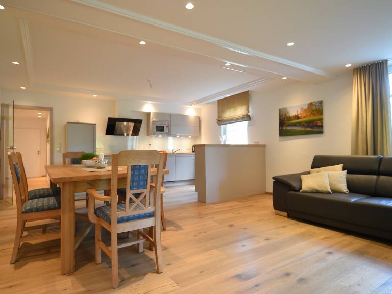 Rental apartment with barbecue, yard & fast internet | Garden view — photo 2