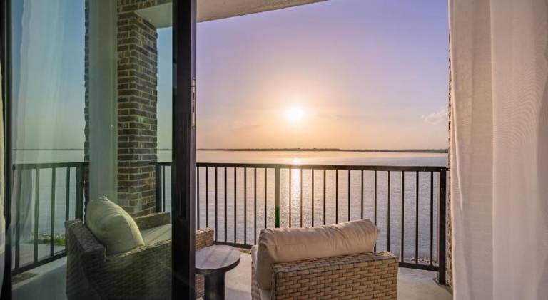 Vacation home | Perfect for remote work | Pets are welcome in Dallas, TX