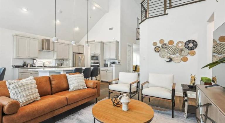 House with 5 rooms for 13 persons in Irving, TX