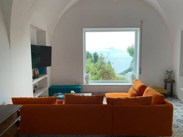 House  Capri