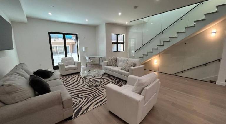 190 m&sup2; Ferienwohnung