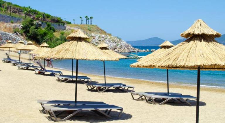 Apartment with terrace, private pool & BBQ in Mugla