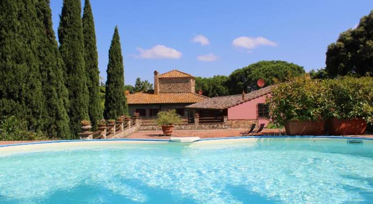 Farm with garden, barbecue & pool | Pets allowed in Montespertoli
