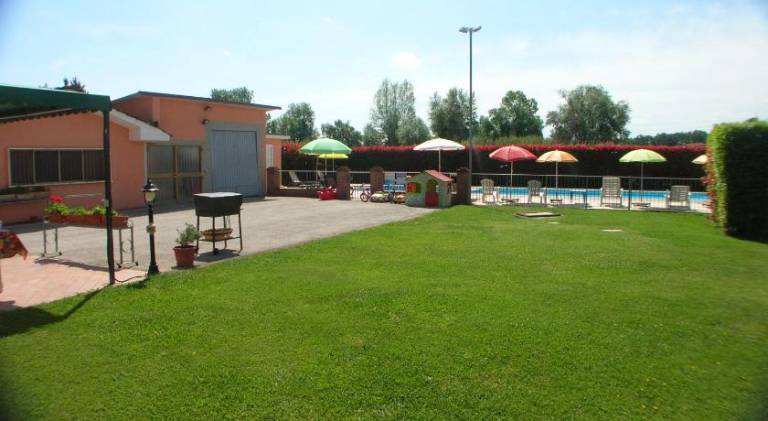 Holiday apartment with pool — photo 5