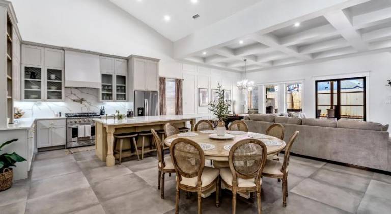 Luxury (Less than mile from AT&T Stadium/GlobeLife) GameRoom/Basketball Hoop — photo 3