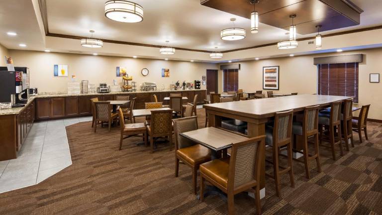 Best Western Plus Lincoln Inn & Suites — photo 4