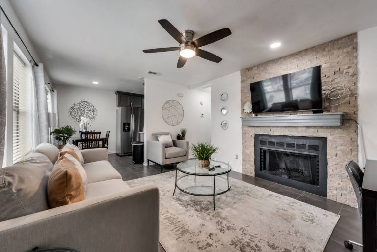 I65 – World Cup Stay - 18 min to AT&T - Sleeps 2 - Public Transit — photo 2