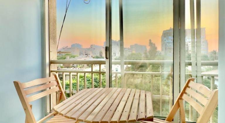 Apartment with patio & yard — photo 4
