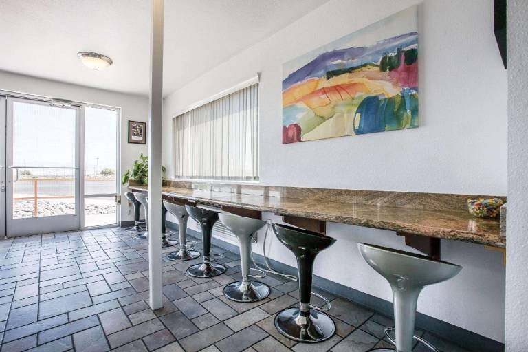 Days Inn by Wyndham Ridgecrest near China Lake Naval Station — photo 3