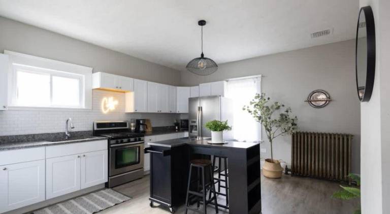 Ample vacation home | Pets allowed — photo 3