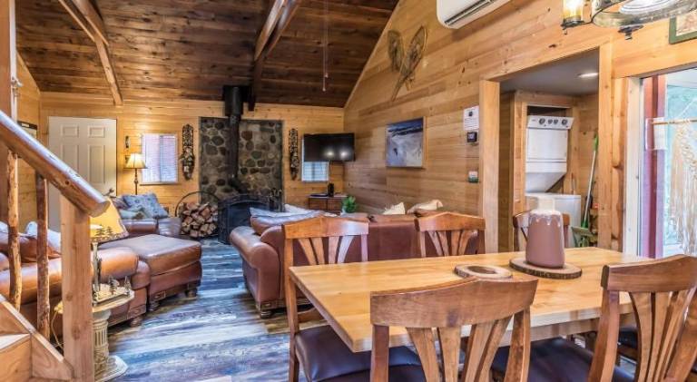 Pleasant vacation home with hot tub | Perfect for remote work | Dogs allowed — photo 4