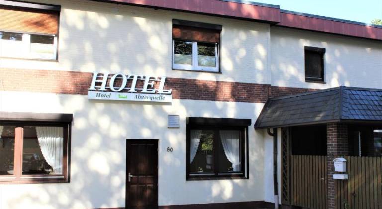 Hotel Alsterquelle 24h Check-in, Free Parking and WiFi — photo 4