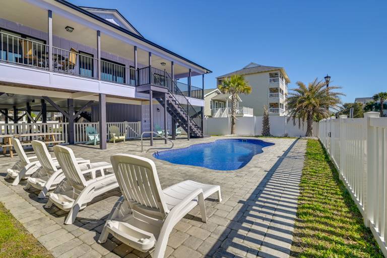 Walk to Surfside Beach Poolside Oasis