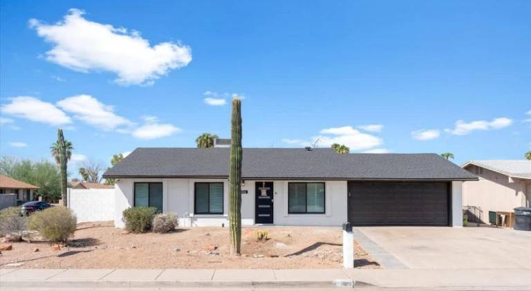 House with pool in Mesa, AZ