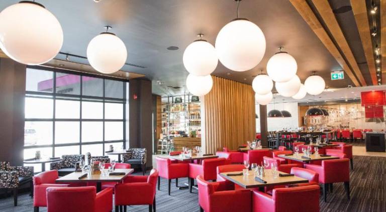 Holiday Inn Hotel & Suites Calgary South - Conference Ctr By IHG — photo 3