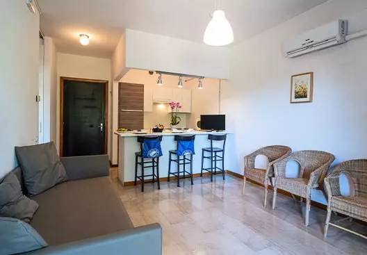 Apartment with patio — photo 2
