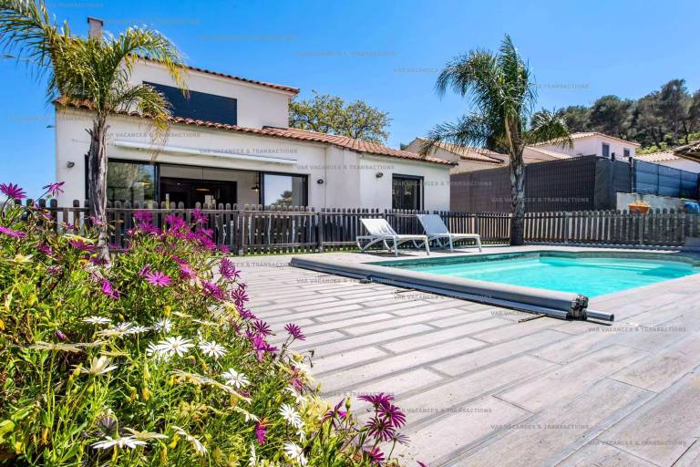 Fully equipped pleasant vacation home with garden, pool & terrace | Pets are welcome — photo 2