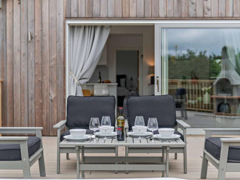 Fully equipped lodge with grill & jacuzzi | Pet-friendly — photo 3