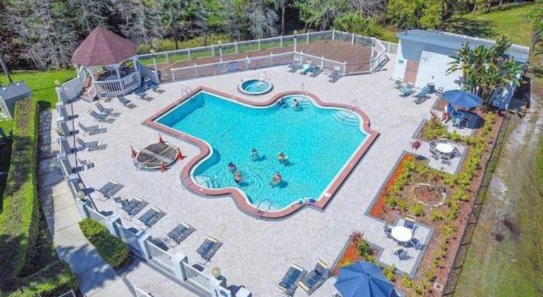 House with pool in Kissimmee, FL