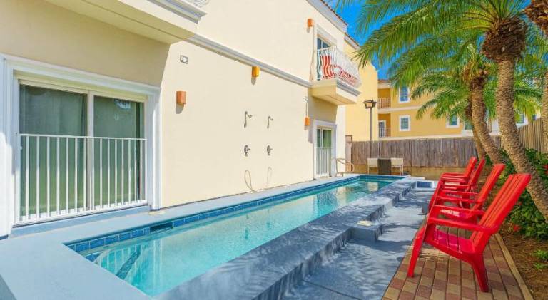 Vacation home with pool | Next to the beach | Pets are welcome in South Padre Island, TX