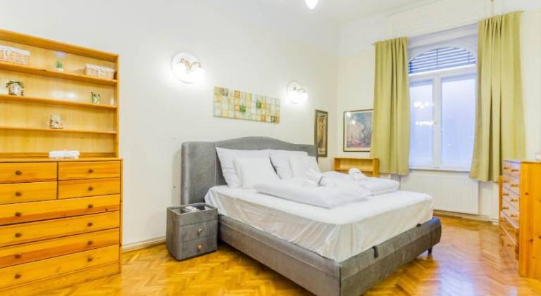 Spacious rental apartment | Close to St. Stephen's Basilica | Pets are welcome — photo 2