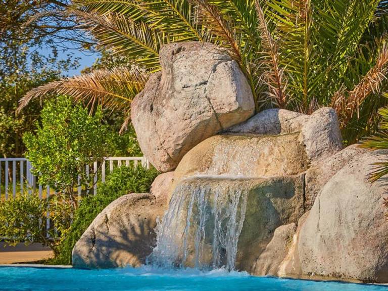 Mobile home with heated pool & terrace — photo 3