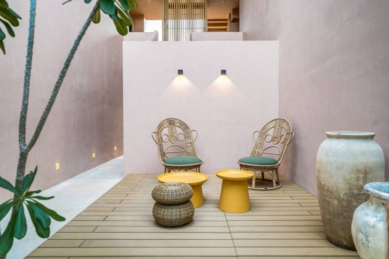 Condo with pool — photo 5