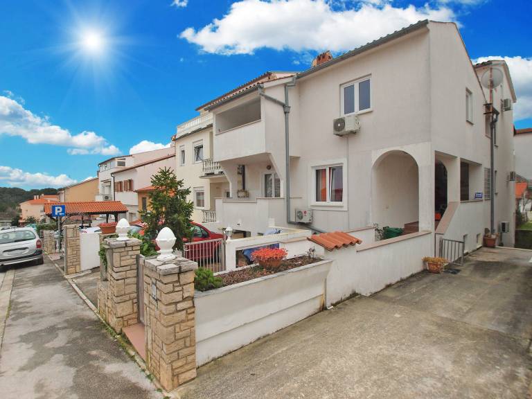 Apartment with terrace & barbeque — photo 3