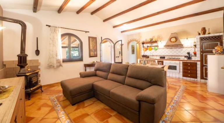 Villa with pool | Pet-friendly — photo 2