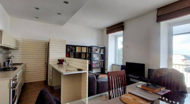 House | Near Galleria Umberto I | Pets allowed — photo 2