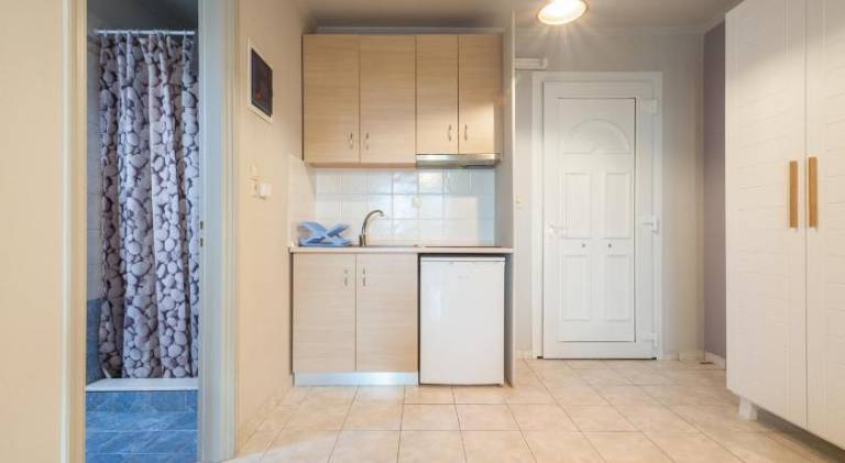 Serviced apartment with jacuzzi, BBQ & terrace | Good for workation — photo 5