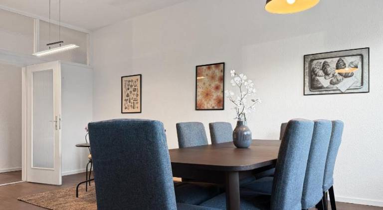 Gruppenapartment in Munchen Platz fur 16 Gaste Parkplatz — photo 5