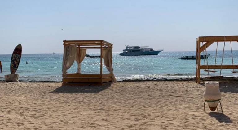 Sea Light Arabia on the beach — photo 4