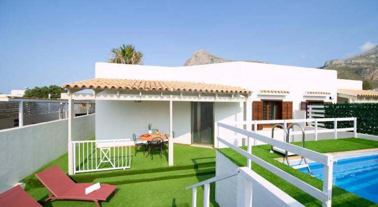Villa with pool | Next to the beach | Pets are welcome — photo 4