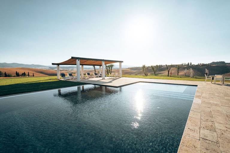 Villa with private pool, BBQ & patio — photo 2
