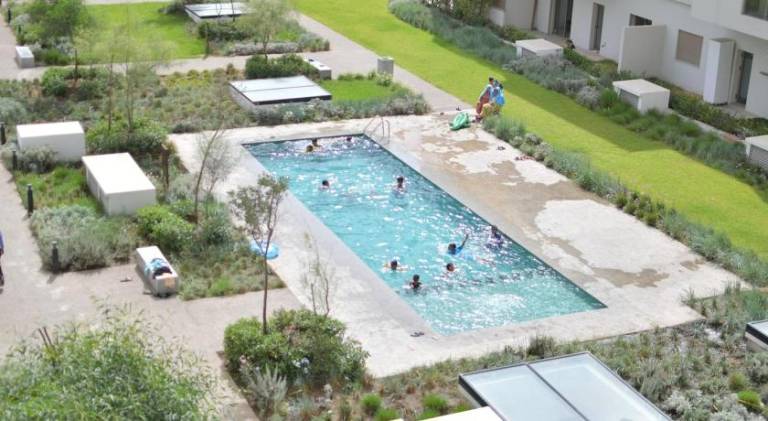 Apartment with pool — photo 5