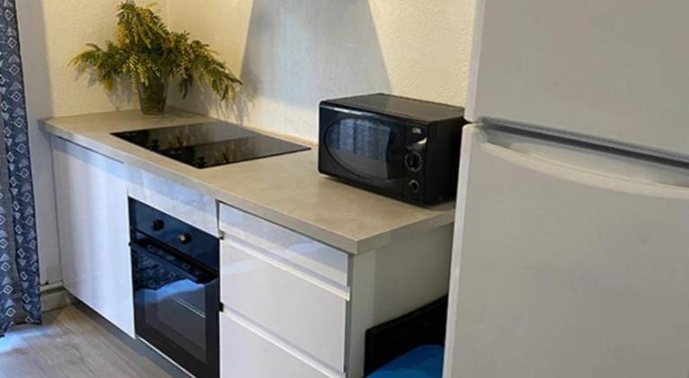 Holiday apartment with pool, yard & patio | Pets allowed — photo 2
