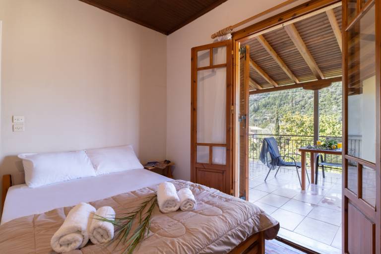 Pleasant studio with garden & patio | Mountain view | Pets allowed — photo 4