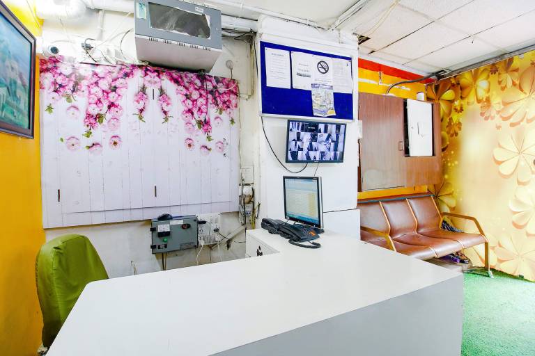 Hotel Saket Inn
