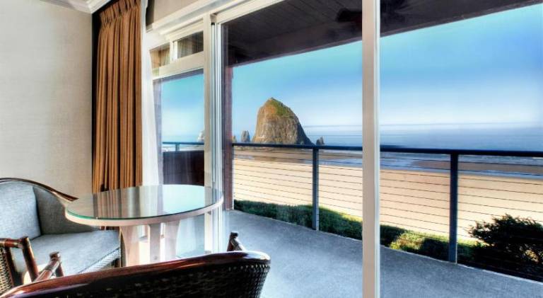 Hallmark Resort in Cannon Beach — photo 3
