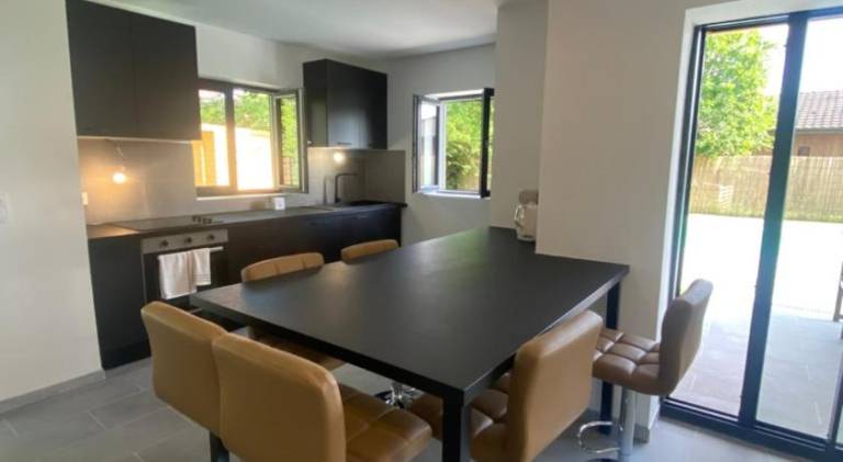 Villa with private pool, garden & patio — photo 4