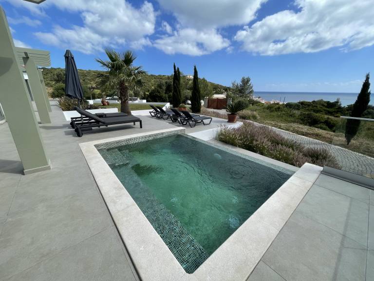 Charming Villa with Private Pool and Ocean Views