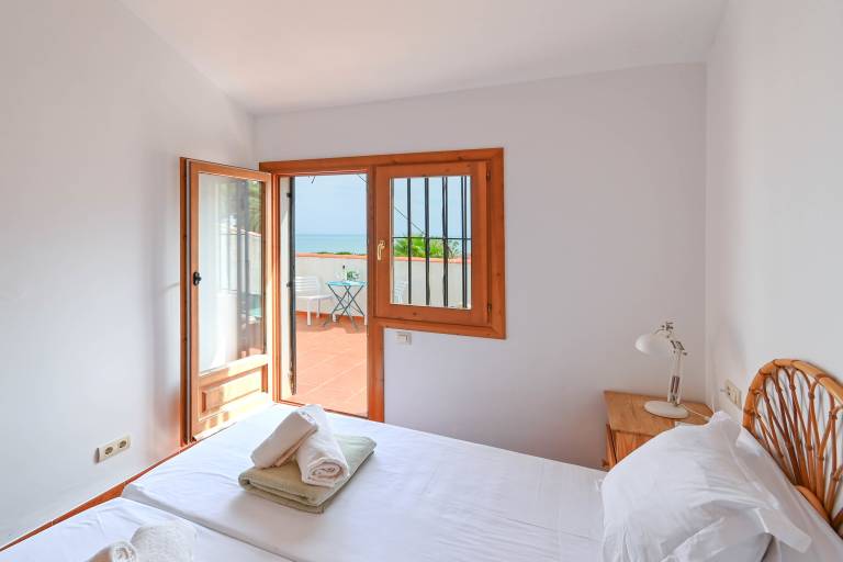 Fully equipped house with pool, terrace & barbecue | Mountain view | Beach nearby | Suitable for remote work | Pet-friendly — photo 4