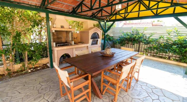 Fully equipped ample villa with BBQ, garden & patio | Beach nearby | Dogs allowed — photo 5
